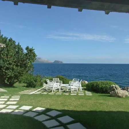 Pittulongu Sleeps 6 Air Con