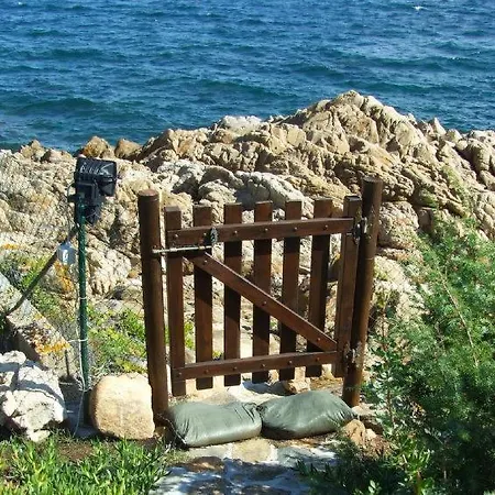 Pittulongu Sleeps 6 Air Con Holiday home Olbia