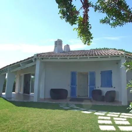 Pittulongu Sleeps 6 Air Con Holiday home Olbia